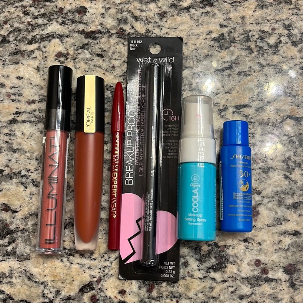 NWT- Make-Up Bundle